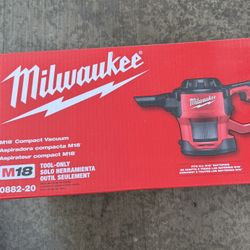Compact Vacuum Milwaukee M18 