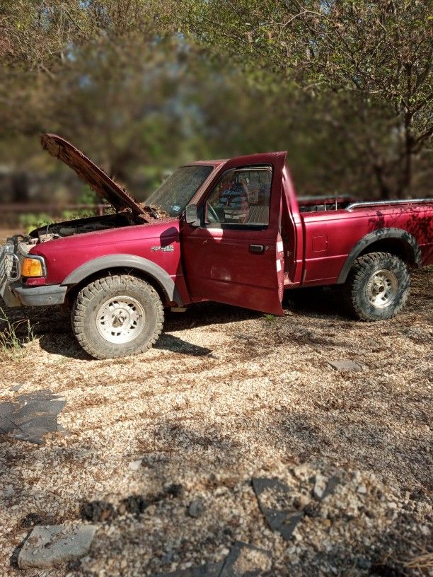 94 Ford Ranger 4x4  Standard 5 Speed 