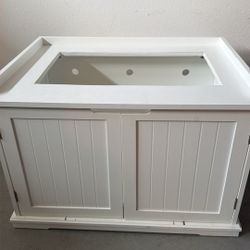 Fancy Cat Litter Box Holder 