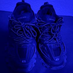 balenciaga track led