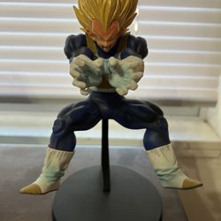 SSJ Vegeta figure