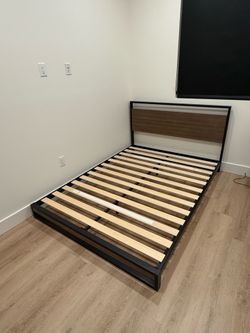 Zinus Suzanne Bamboo and Metal Platform Bed Frame - Queen size