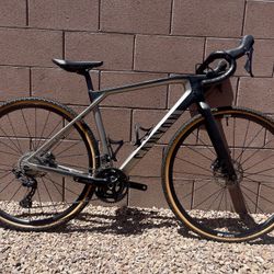 $2600 OBO - BRAND NEW Canyon Grail Carbon Fiber SL 7 Gravel Bike