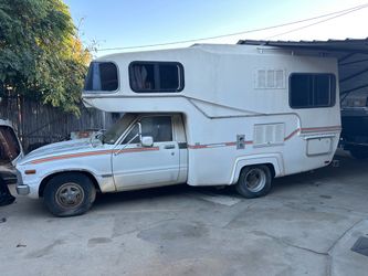 Parts truck