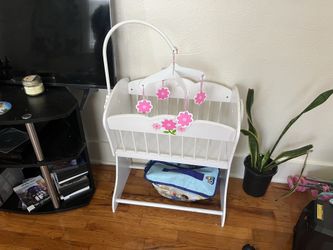 Baby doll bassinet