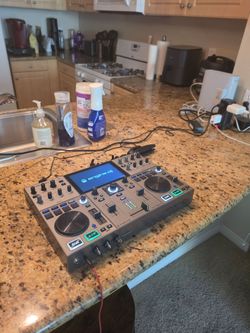 Denon DJ prime go plus