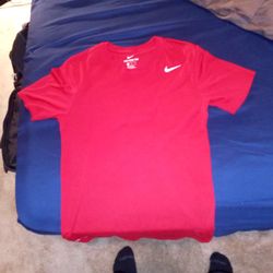 Medium Nike Dri Fit Short Sleeve Shirt 