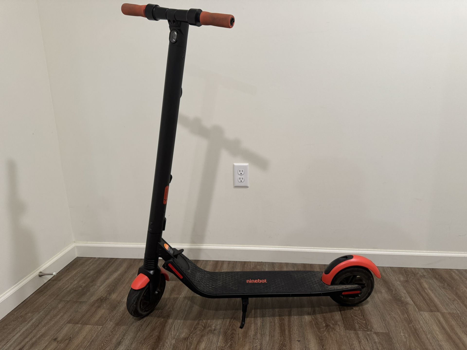 Ninebot ES1L Electric Scooter