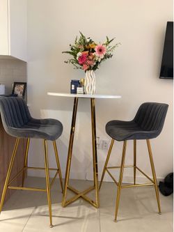 High top kitchen chair and table