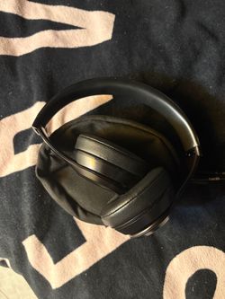 Beats Over-Ear Headphones Black