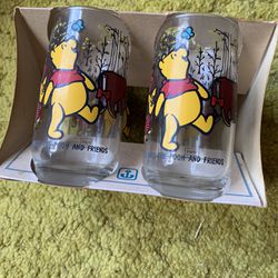 4 Glass set Winnie the Pooh With Tigger, Piglet And Eeyore Glass set  Brand new In Original Packaging