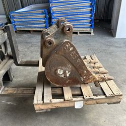 Kamatsu Pc27 Bucket