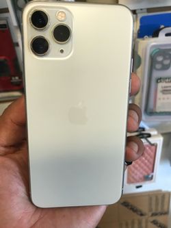 iPhone 11 Pro Max 256 gigs Unlocked any carrier