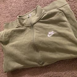Nike Turtleneck Zip Up (SIZE MEDIUM)