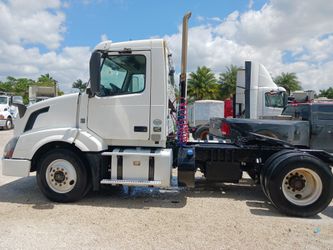 Truck / Day Cab / Volvo