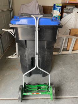 Scott’s manual lawn mower