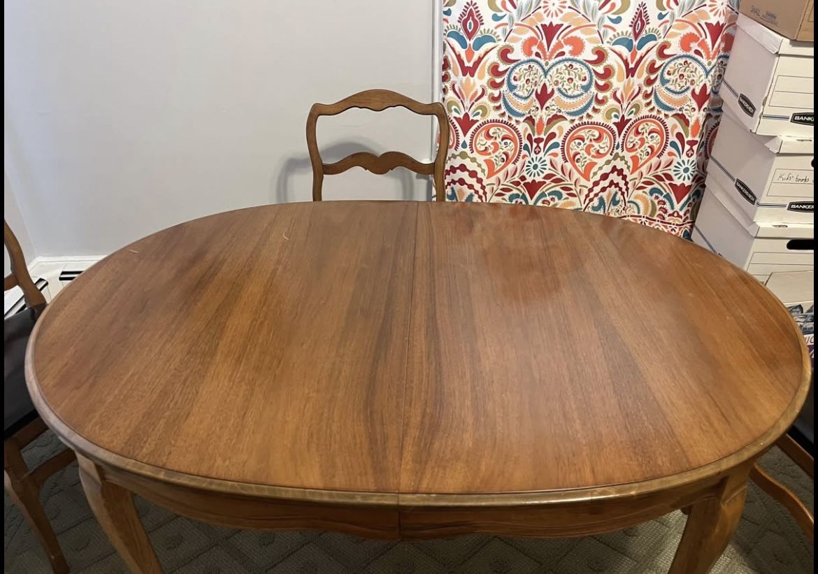 Dining Room Set (6 Chairs)