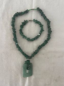 Beautiful Jade necklace and bracelet