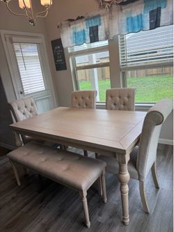 Dining Table for sales