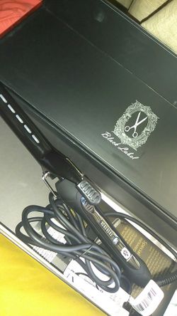 Black Label Infrared Curling Iron 😃