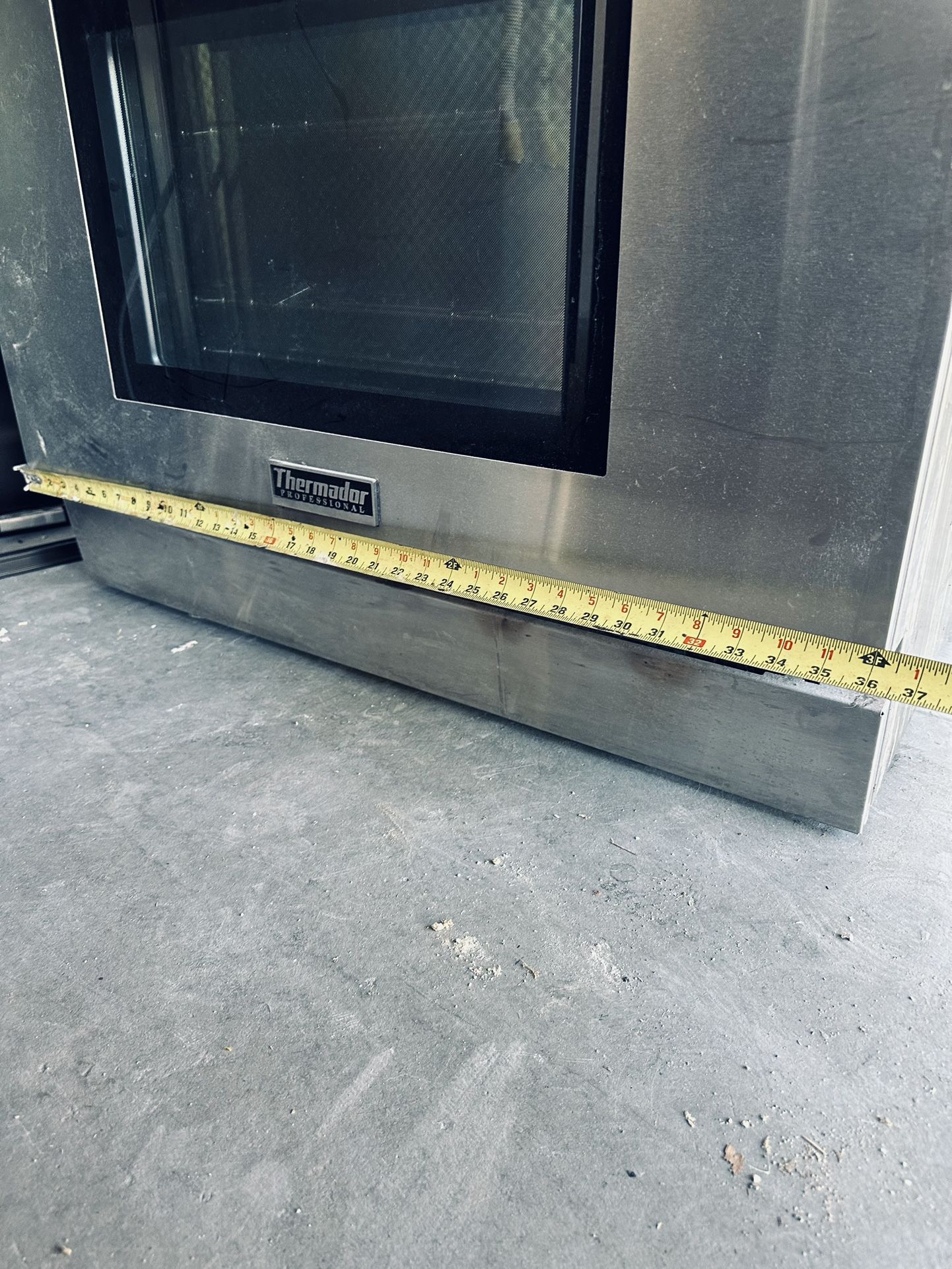 Thermador Gas Stove and dishwasher