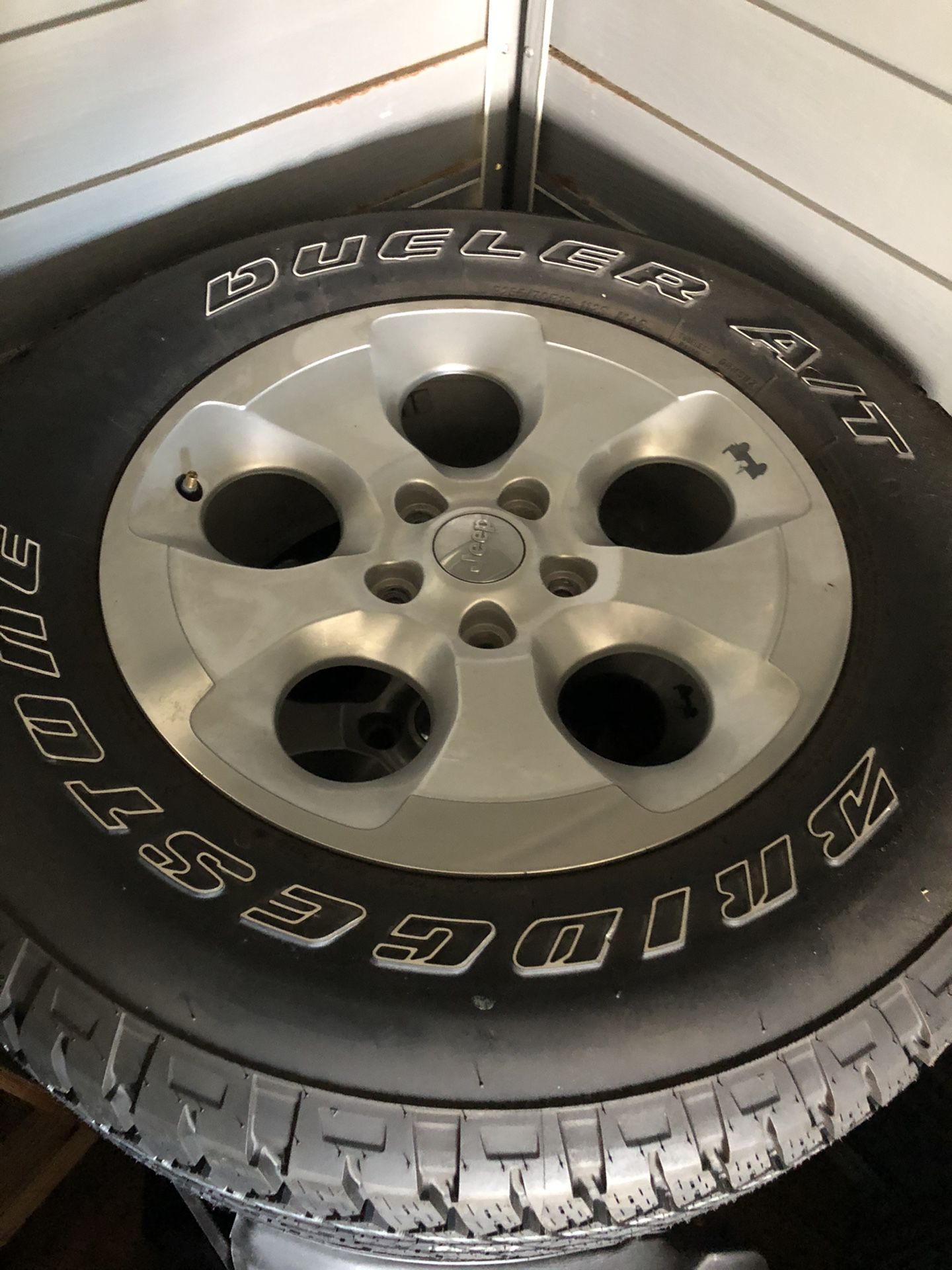 Jeep Wrangler OEM wheels and tires