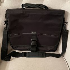 Targus Black Laptop Bag - NEW