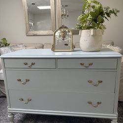 4 Dresser Drawer Solid Wood