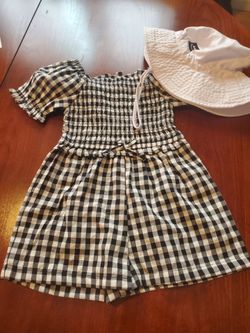 PRIMARK BLACK AND WHITE SHORT GIRLS ROMPER SIZE 1 1/2 to 2 YRS OLD