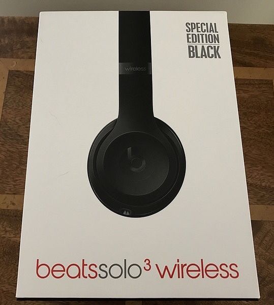 BRAND NEW Beats wireless solo 3
