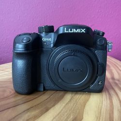 LUMIX GH4 - Body Only 