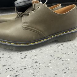 DR MARTENS 