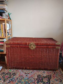 Vintage style rattan/wicker chest with thin brass hardware