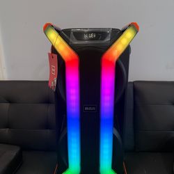 Speaker with vibrant lights