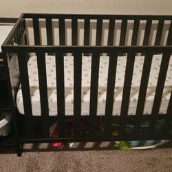 Storkcraft Crib+Changing Table