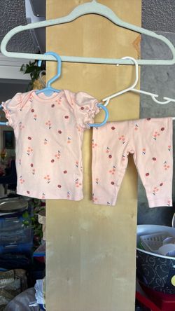 Carter’s pink ladybug set size 0-3