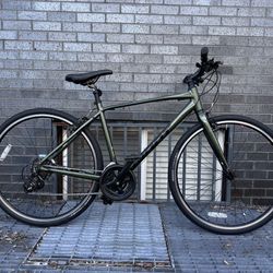 Giant Hybrid road Bike M Size Brand New Condition