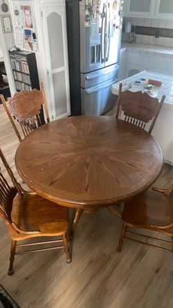 Round Oak Dining Table with 4 Chairs