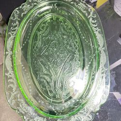 Federal Depression Urnaium? Glass "MADRID" Platter Depression 1(contact info removed) 11.5"