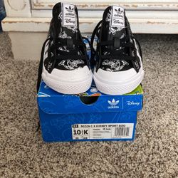 Adidas 10.5 Kids-NEW IN BOX