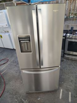 Whirlpool 30"wide french door with water ice maker machine In Excellent Working Condition