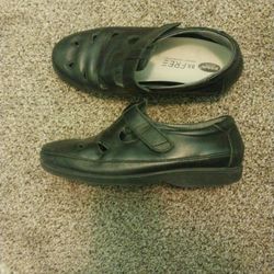 Leather  Strap Women Shoes/ Size 7.5