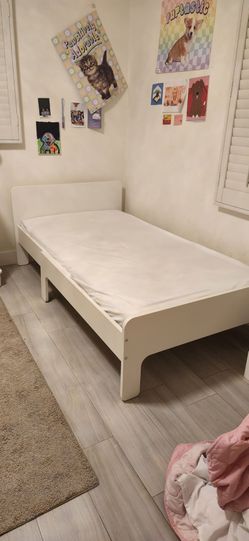 Two twin beds that grow with your child