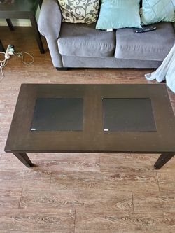 Ashley furniture coffe table set (3)