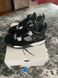 White thunder Jordan’4 men 8.5