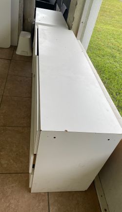 Old kid bedroom twin bed dresser