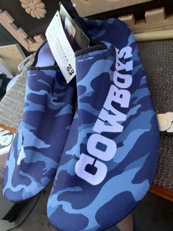 FOCO branded Dallas Cowboys water shoes feature a blue camouflage pattern and are officially licensed by the NFL. Size Medium