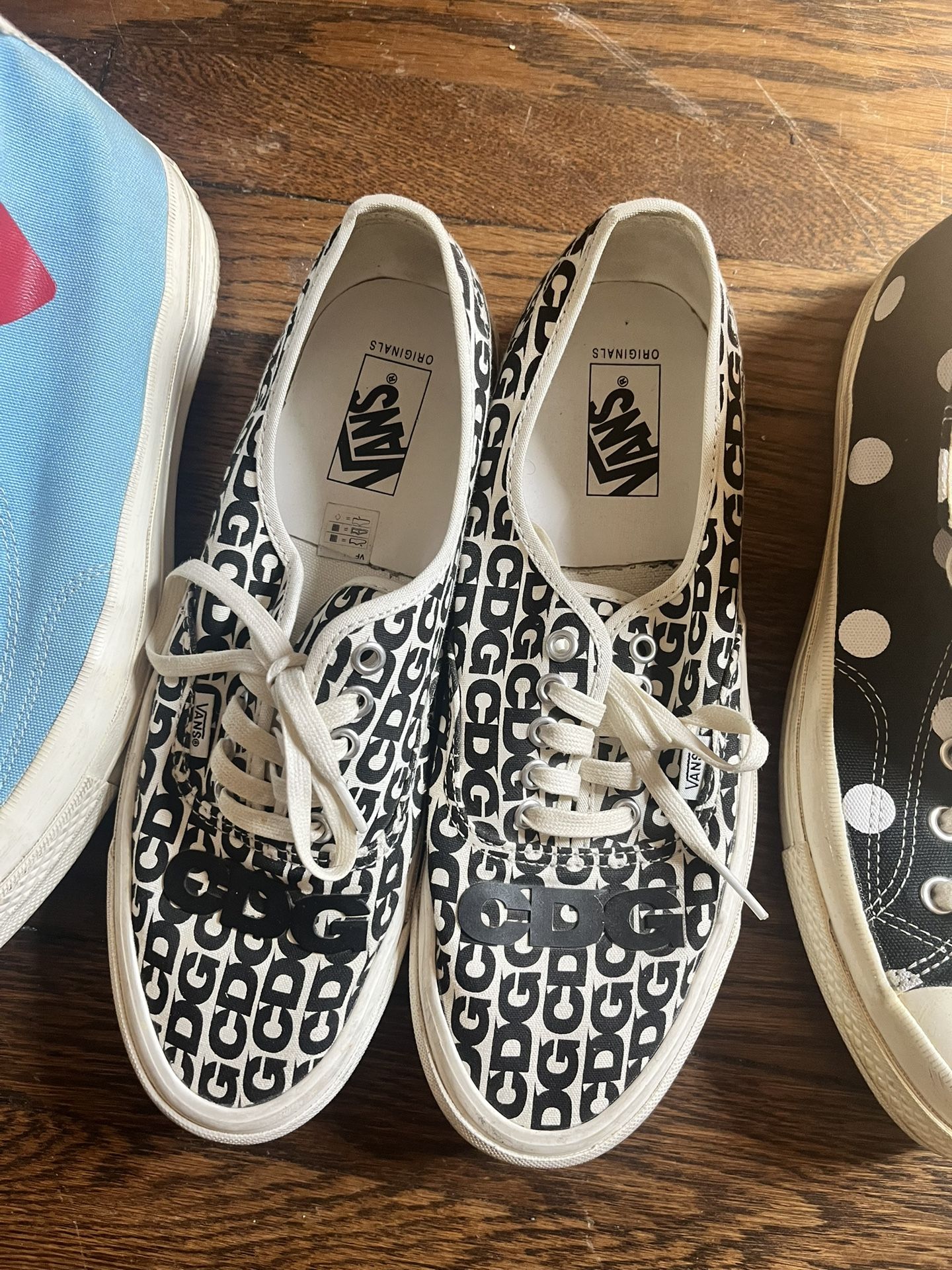 CDG VANS