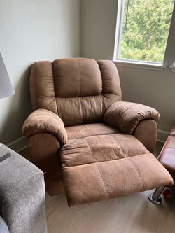 Ashley McGann Rocker Recliner – Saddle Brown