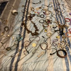 More The 96 PCs Vintage  Jewelry Necklaces Bracelets  Some good branch  Some Brand New 